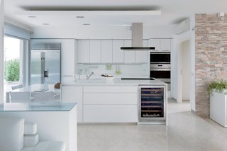 6 Integrated Appliances Sure to Make Your Kitchen Super Sleek - Photo 2 of 6 -
