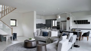 A Serpentine Wall in This Taiwanese Home Divides Public and Private Space - Photo 6 of 14 -