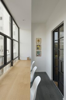 Graphic Design Guides an Apartment Renovation in Tel Aviv - Photo 6 of 14 -