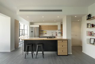 Graphic Design Guides an Apartment Renovation in Tel Aviv - Photo 7 of 14 -