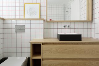 Graphic Design Guides an Apartment Renovation in Tel Aviv - Photo 9 of 14 -