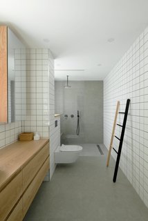 Graphic Design Guides an Apartment Renovation in Tel Aviv - Photo 10 of 14 -