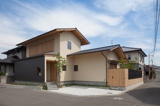 A Super-Insulated Home in Japan Brings Comfort to an Elderly Couple - Photo 3 of 14 -