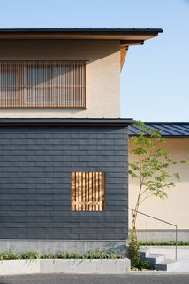 A Super-Insulated Home in Japan Brings Comfort to an Elderly Couple - Photo 4 of 14 -