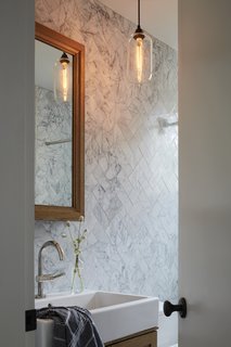A Minimalist Retreat Rises From Old Stone Walls in Hudson Valley - Photo 10 of 12 -