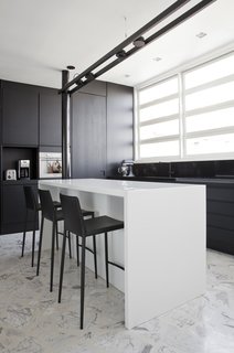 This Renovated Pad in São Paulo's Iconic Lausanne Building Is a Breath of Fresh Air - Photo 7 of 11 -