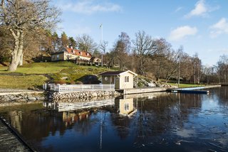 Greta Garbo’s Swedish Island Villa Is Up For Sale - Photo 3 of 21 -
