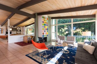 An Immaculate Midcentury Abode in San Diego Asks $1.55M - Photo 5 of 12 -