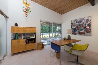 An Immaculate Midcentury Abode in San Diego Asks $1.55M - Photo 8 of 12 -
