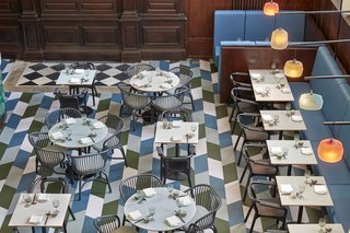 A Historic Church in London Hosts a New Cantonese Restaurant and Art Gallery - Photo 4 of 15 -