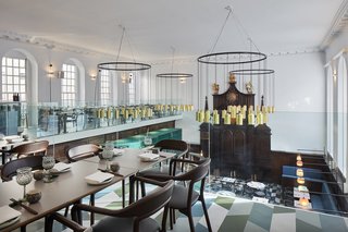A Historic Church in London Hosts a New Cantonese Restaurant and Art Gallery - Photo 12 of 15 -