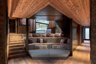 An Angular Mountain Retreat in Colorado Captures Breathtaking Views - Photo 5 of 15 -