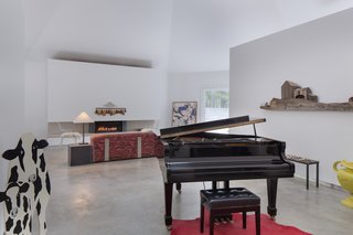 A Modern Octagonal Barn House in Upstate New York Asks $1.28M - Photo 2 of 12 -