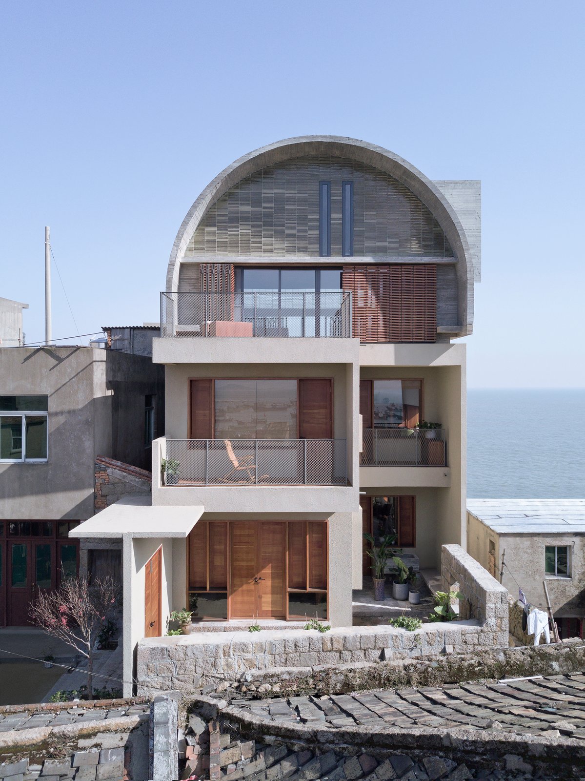 Two balconies increase cross ventilation.
