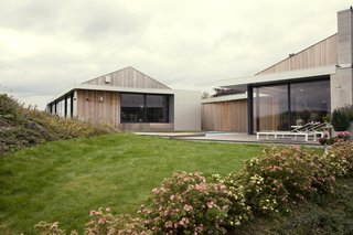 The courtyard-like area connecting the old and new building is now a superb space for outdoor entertaining. <br>