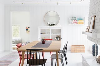 A cozy dining room that sits six guests.