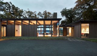 Elements of modernism has been integrated within the design of this Minnesota residence.