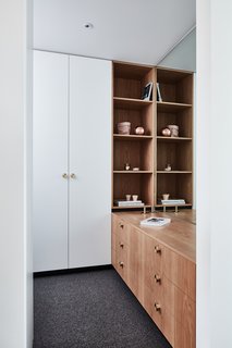 The home features plenty of storage and joinery to accommodate the needs for a growing family. High quality fit-outs and joinery, as pictured above, give this space a luxurious feel.