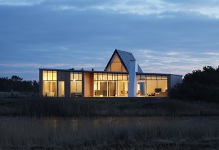 The house can comfortably accommodate up to eight guests.