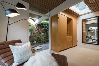 Skylights enhance the indoor/outdoor feel.