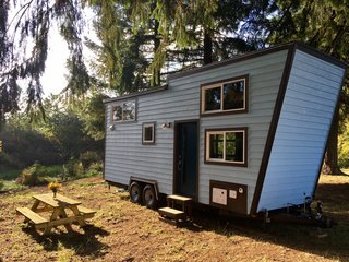 A peek at the back side of the trailer where the front door is located.