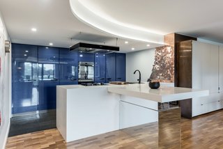 This blue kitchen won the KBDI NSW kitchen designer of the year award 2017, and NSW large kitchen of the year 2017.