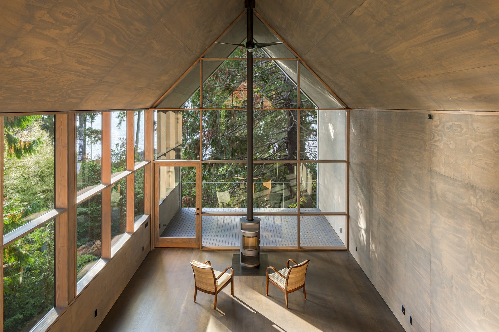 A Minimalist  Home  in Seattle Embodies a Simpler Way of 