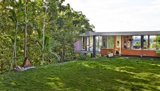 Minimal internal walls allow for unobstructed views.