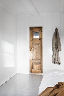The loft-like top level is uninterrupted by partition walls, making it ideal for a variety of purposes—including meditation. 