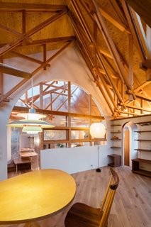 The truss structure encloses the interior wall at 45 degrees.