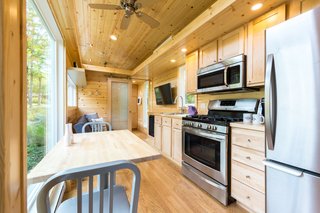 Models available for purchase or lease include the ESCAPE Premier, ESCAPE Traveler XL, ESCAPE Vista, ESCAPE One, and ESCAPE Vintage XL.