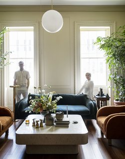 Here are the masterminds behind this renovation, Robert Highsmith and his wife, Stefanie Brechbuehler—co-founders of Workstead. 