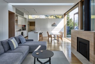 The owners asked for new common spaces with improved connectivity to the back garden and swimming pool. 