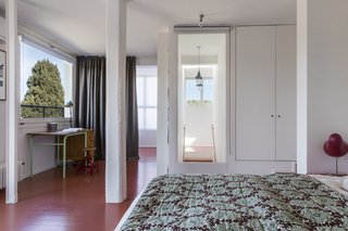 Tattolo explains that the idea of the revamp was to enrich the house with a strong graphic look. 