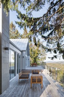 Through the renovation, the owners wanted to take better advantage of the house’s elevated site, which presents gorgeous views. 