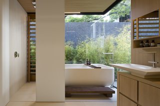 The smart design includes options like mobile-powered locks, security cameras connected to the owner’s mobile device, and a water control management system.