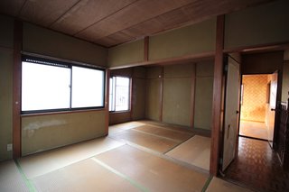 Before: a traditional tatami bedroom.