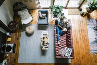 The Hunter Greenhouse is a warm and stylish holiday retreat in the Catskills.