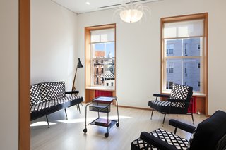 Aside from Bisazza tiles, "all American materials" were used for the fitouts and finishings. 