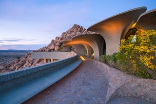  Kellogg spent five years working on the house, and the structure was completed in 1993. 