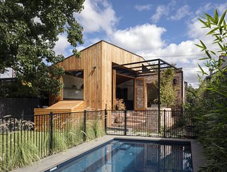 MRTN renovated and re-roofed the historic timber bungalow, returned it to its original condition, and added some raised planter boxes in the front yard. 