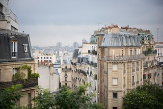 The surrounding hills of Montmartre inspired the alternate tread staircase that SABO introduced to the young fashion designer’s apartment.