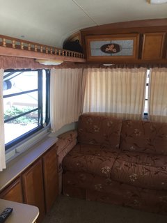 DeLisle and Goelz reupholstered the existing Flexsteel Jackknife sleeper sofa.