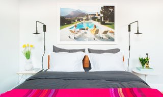 "Poolside Glamour" by Slim Aarons in Irvine; Source: Framebridge/Parachute