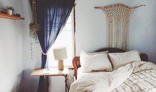 Emily Katz on How to Give a Bedroom Good Vibes - Photo 4 of 4 - Welcome visitors with luxe bedding, like the Sand Percale Sheet Set in Emily’s guest room; Source: Emily Katz/Parachute