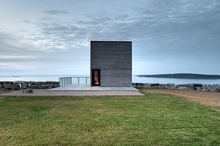 Top 5 Homes of the Week With Stunning Black, White, and Gray Facades - Photo 10 of 10 -