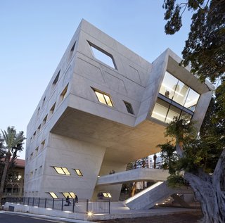 The 3,000-square-meter Issam Fares Institute building is defined by the many routes and connections within AUB, interweaving the pathways and views within the campus to create a forum for the exchange of ideas—a center of interaction and dialogue—at the heart of the university. 