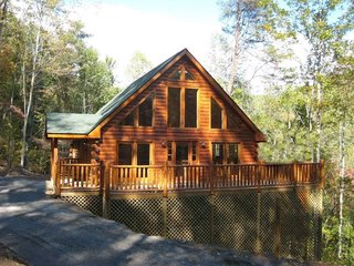 10 Prefab Log Home Companies - Photo 7 of 10 - North Carolina-based Tar River Log Homes is a family-owned and operated company that believes that log homes and cabins should be affordable. 