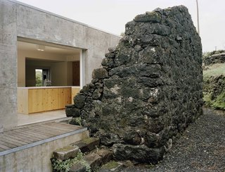 Rising From the Ruins: Homes Built on Architectural Remains - Photo 15 of 19 -