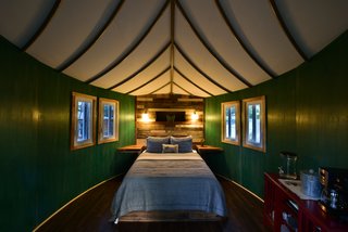 Experience Tree-Top Living at One of These Sustainable Tree Houses - Photo 4 of 15 - The Willow & Juniper tree house by ArtisTree